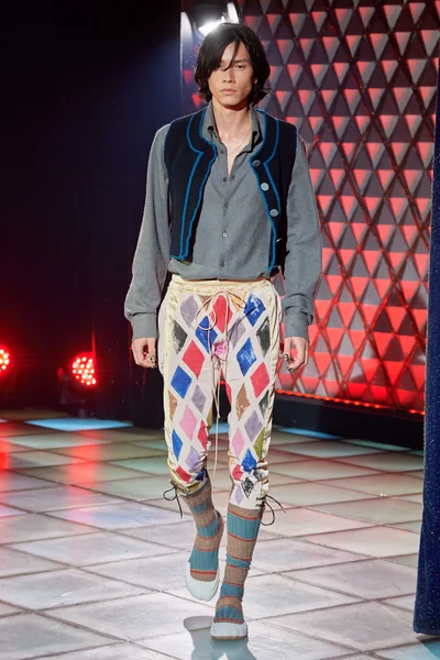 Look 44